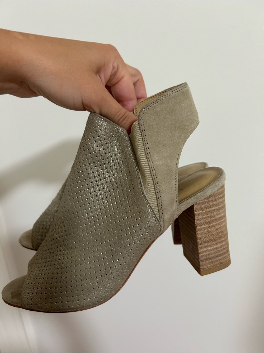 Vaneli Block Heel - Picture 4 of 7
